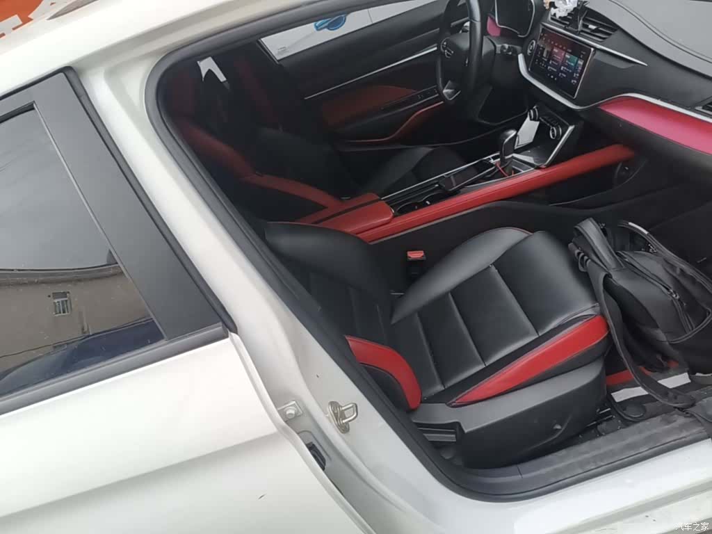 Geely Binray, 2022 25