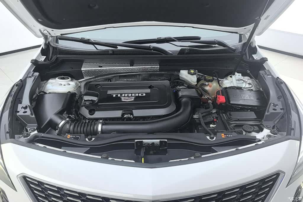 Cadillac XT4, 2021 10