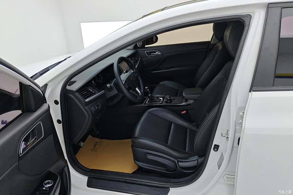 Hyundai GLS, 2018 9