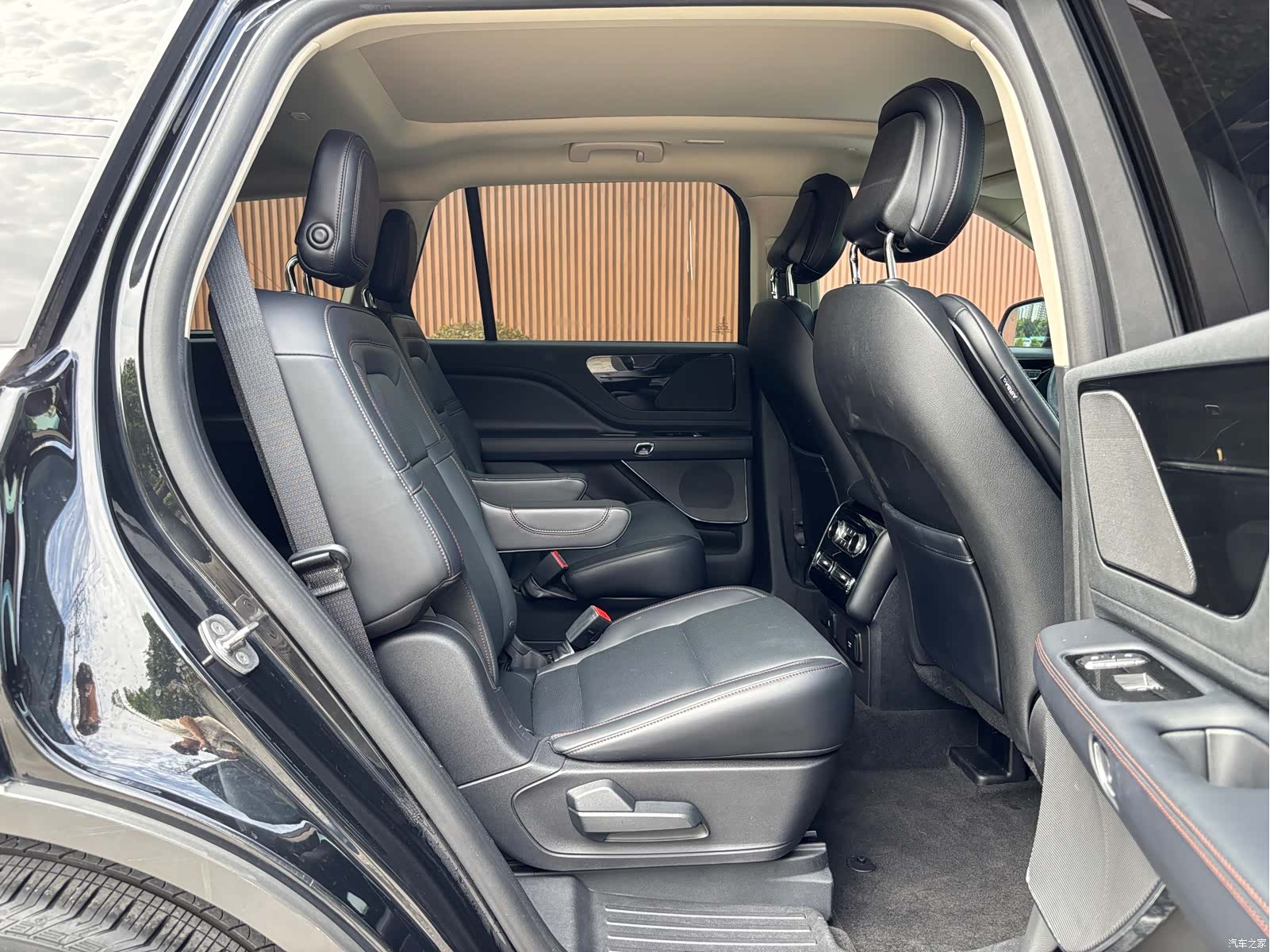 Lincoln Aviator, 2021 19