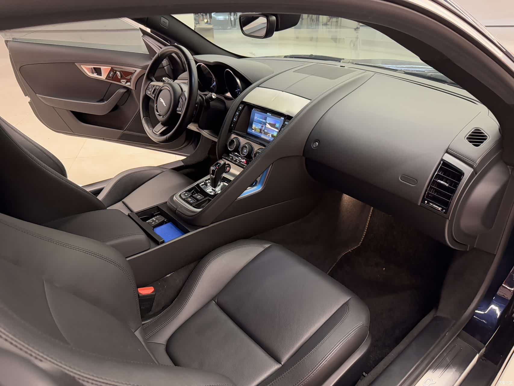 Jaguar F-TYPE, 2017 все фото