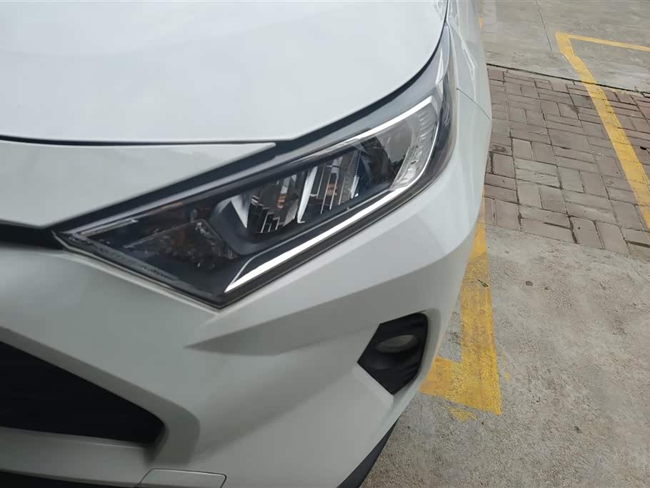 Toyota RAV4 Rongfang