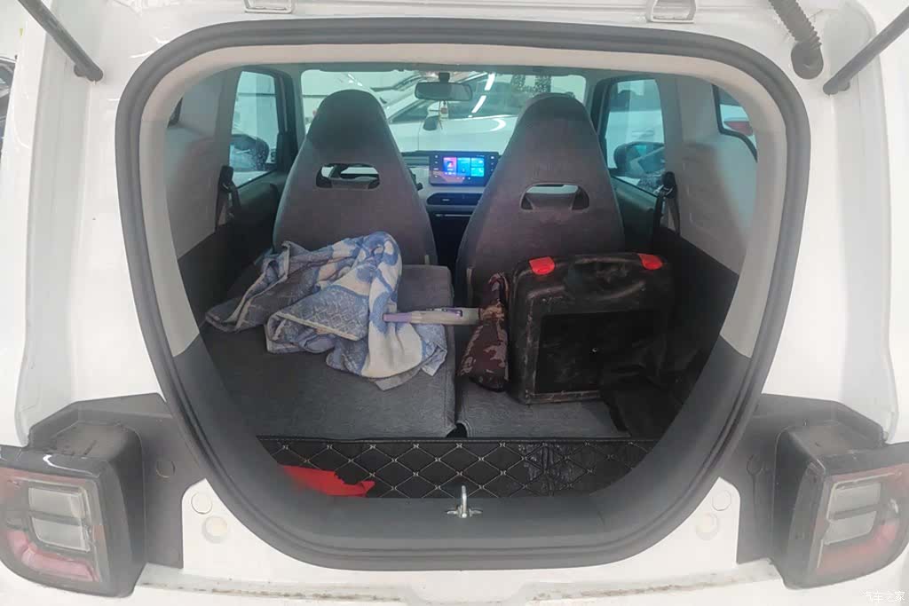 Geely Panda, 2025 4
