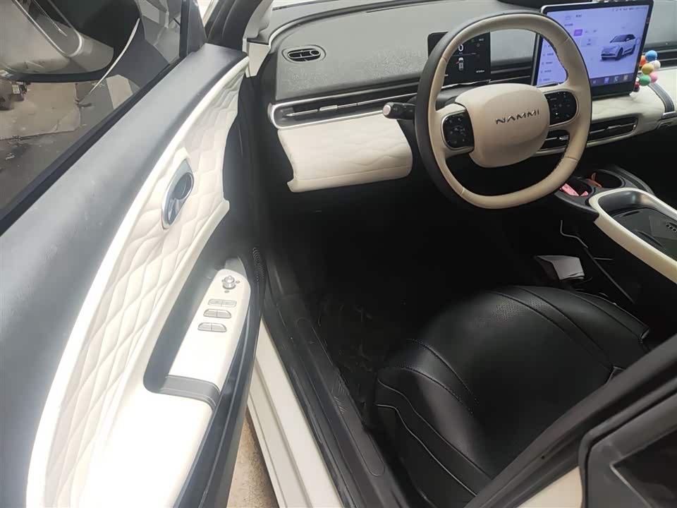 Dongfeng Nammi Nano 01