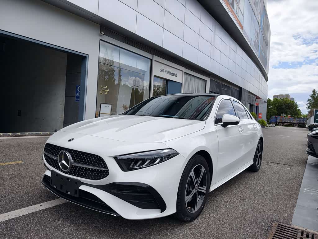 Mercedes-Benz A-Class A 2024 A 200 L Fashion