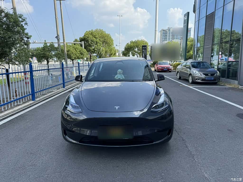 Tesla Model Y, 2024 9