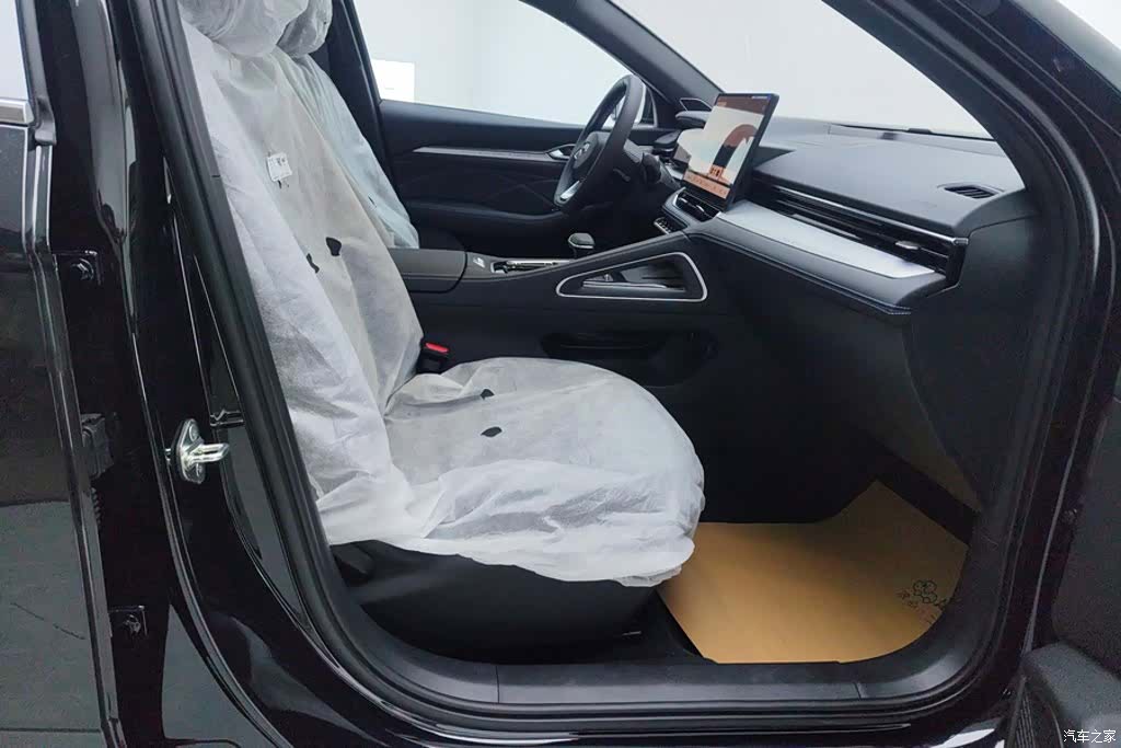 Geely Preface, 2026 8