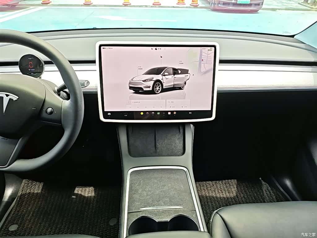 Tesla Model Y, 2023 13