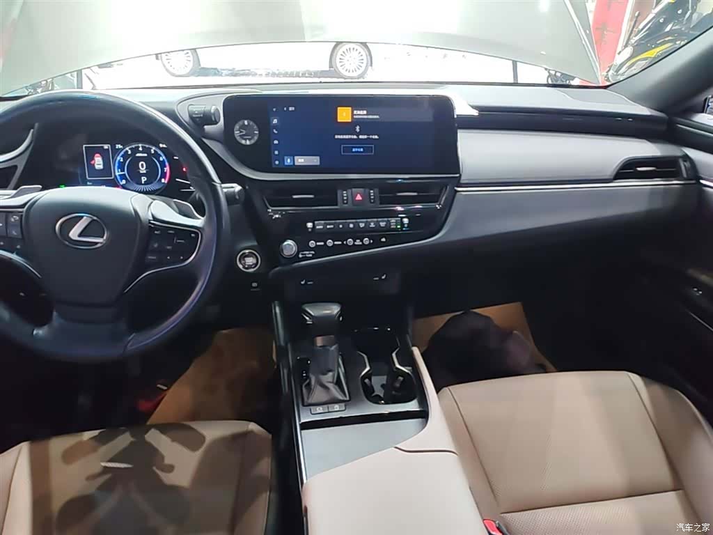 Lexus ES, 2023 13
