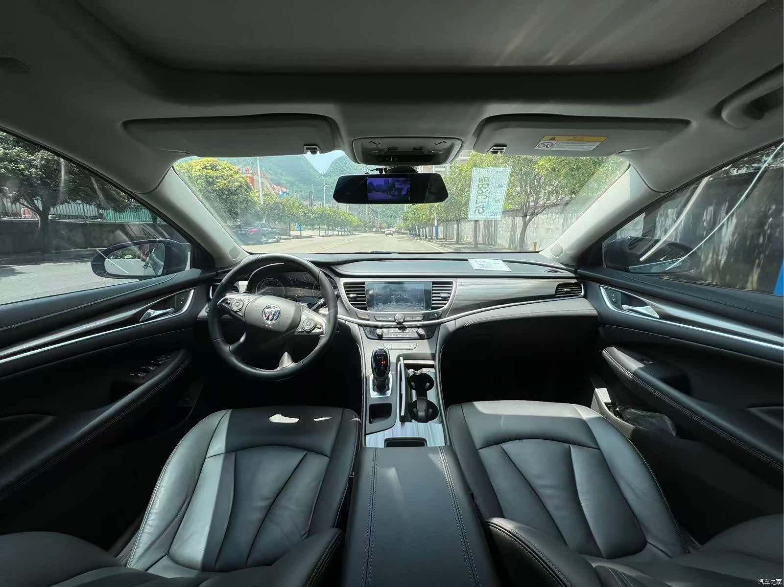 Buick LaCrosse, 2021 все фото