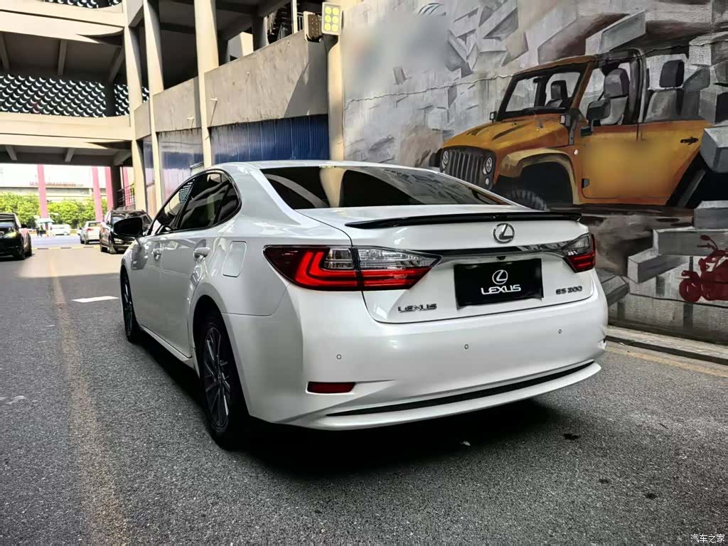 Lexus ES, 2018 13