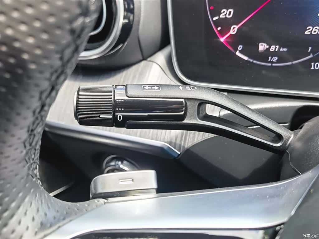 Mercedes-Benz C-Class, 2024 27