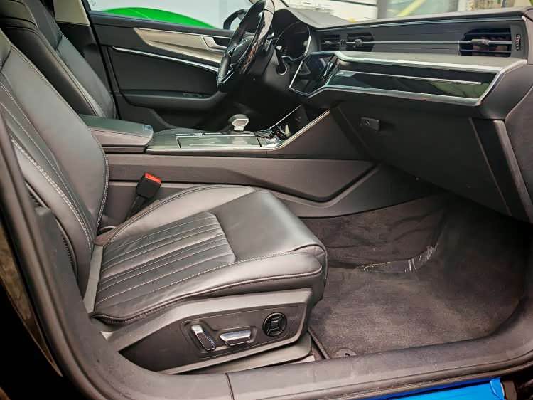 Audi A6L 2023, фото 9