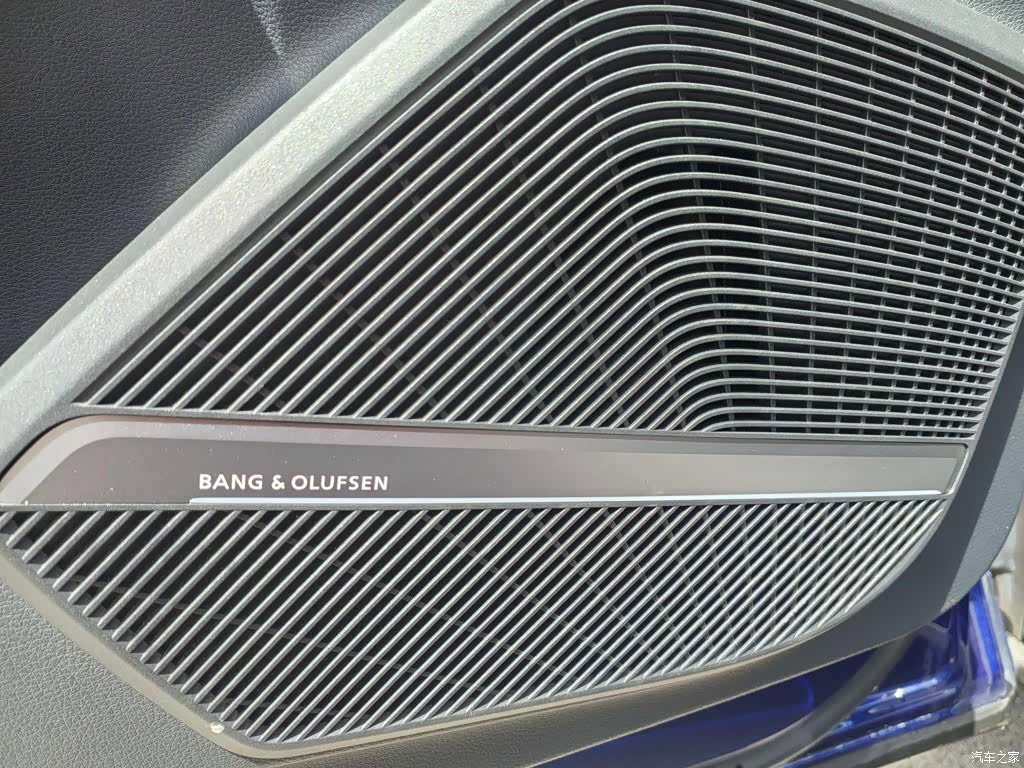 Audi Q5L, 2019 11