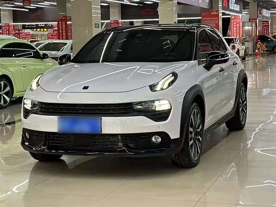 Lynk & Co 02