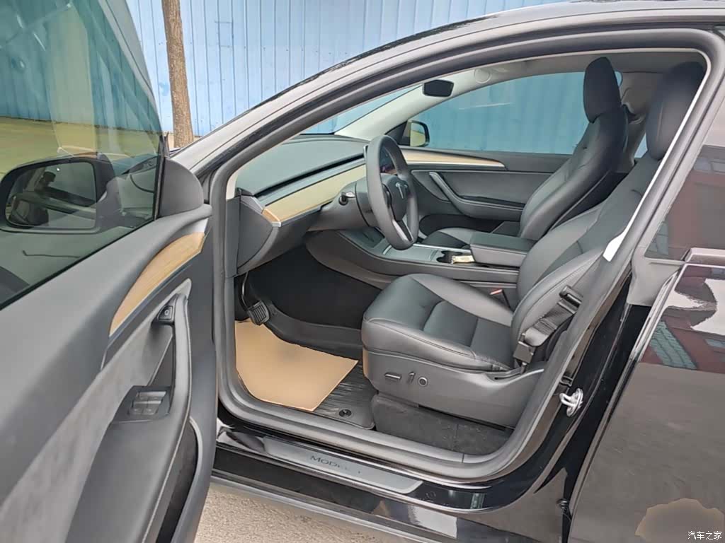 Tesla Model Y, 2022 16