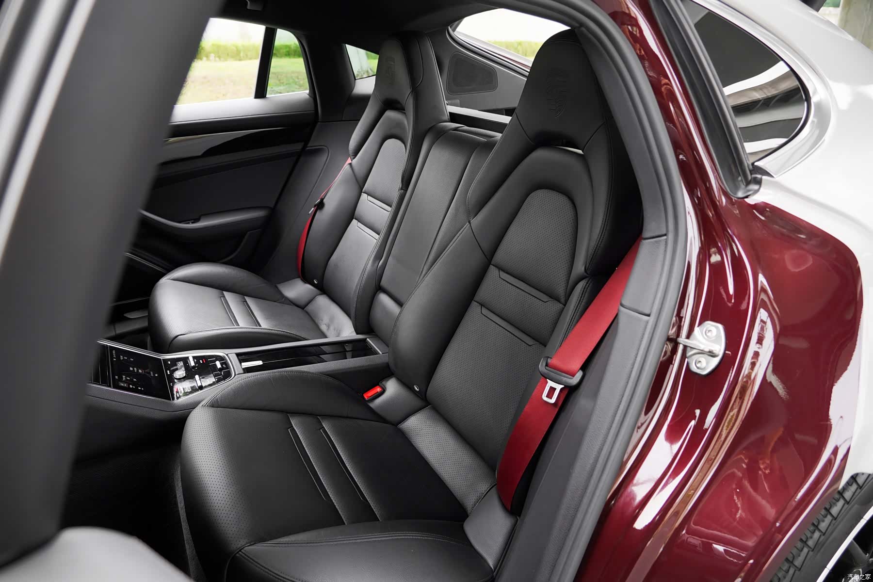 Porsche Panamera, 2018 10