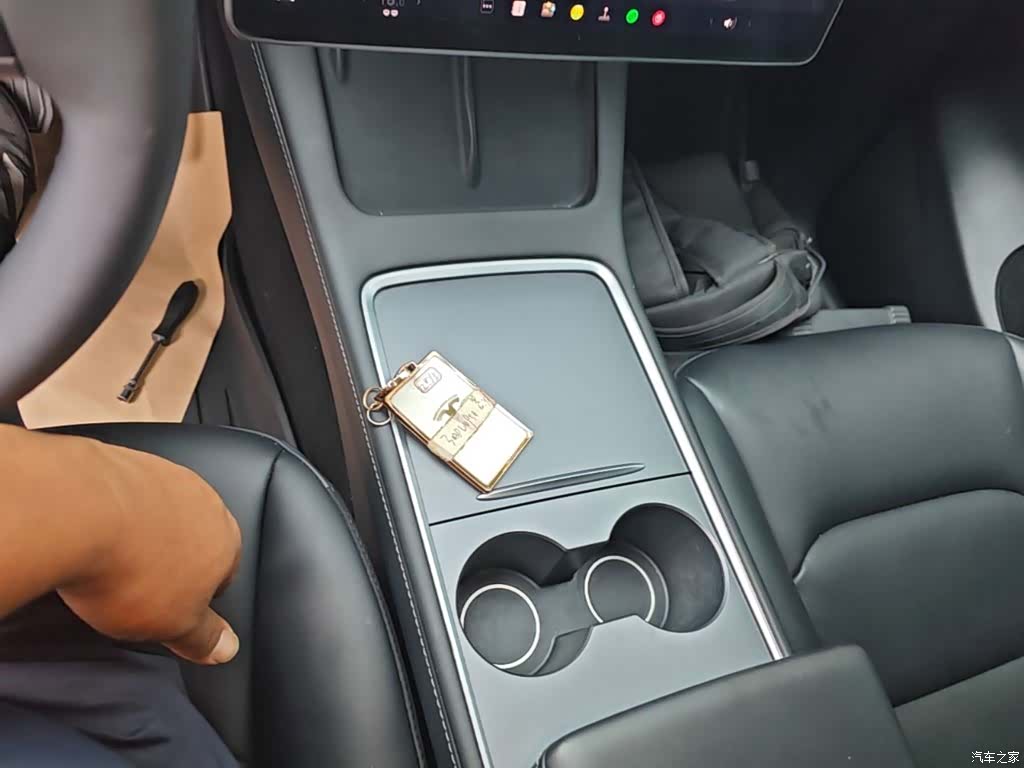 Tesla Model Y, 2022 9