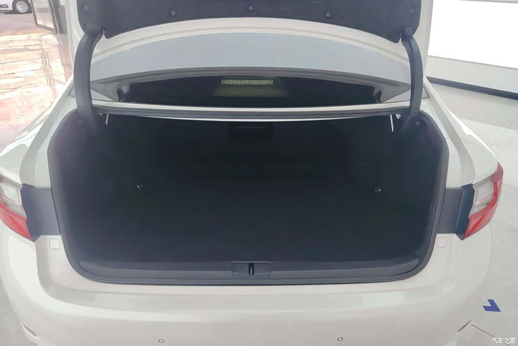 Lexus ES, 2016 4