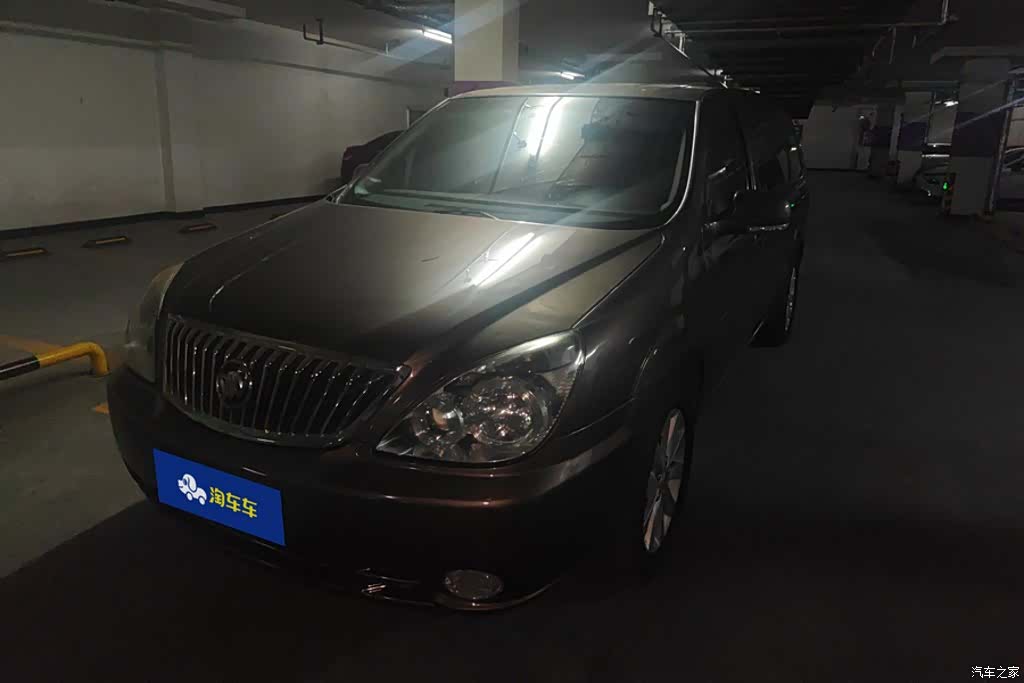 Buick GL8, 2017 1
