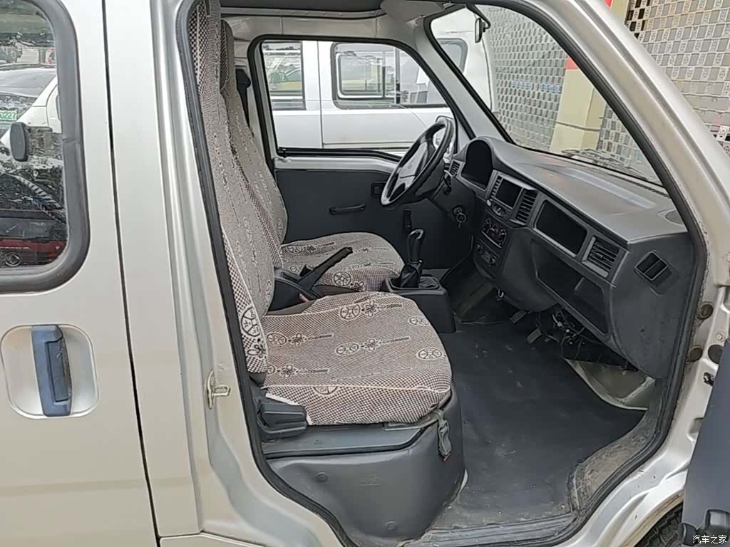 Wuling S, 2017 25