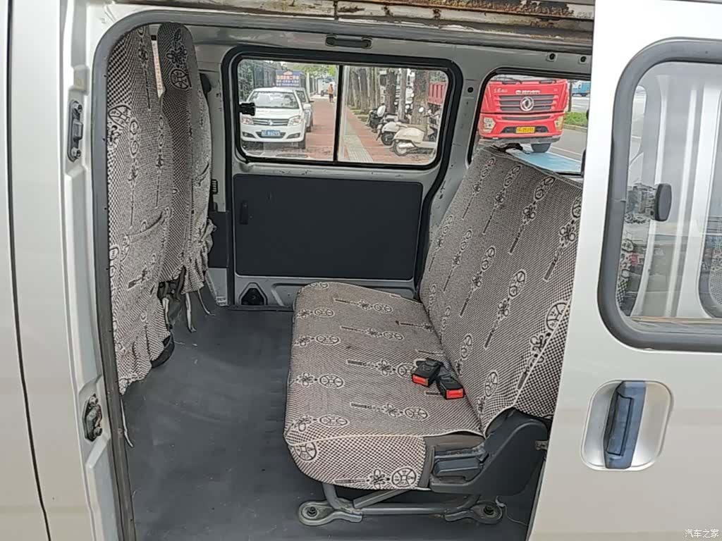 Wuling S, 2017 17