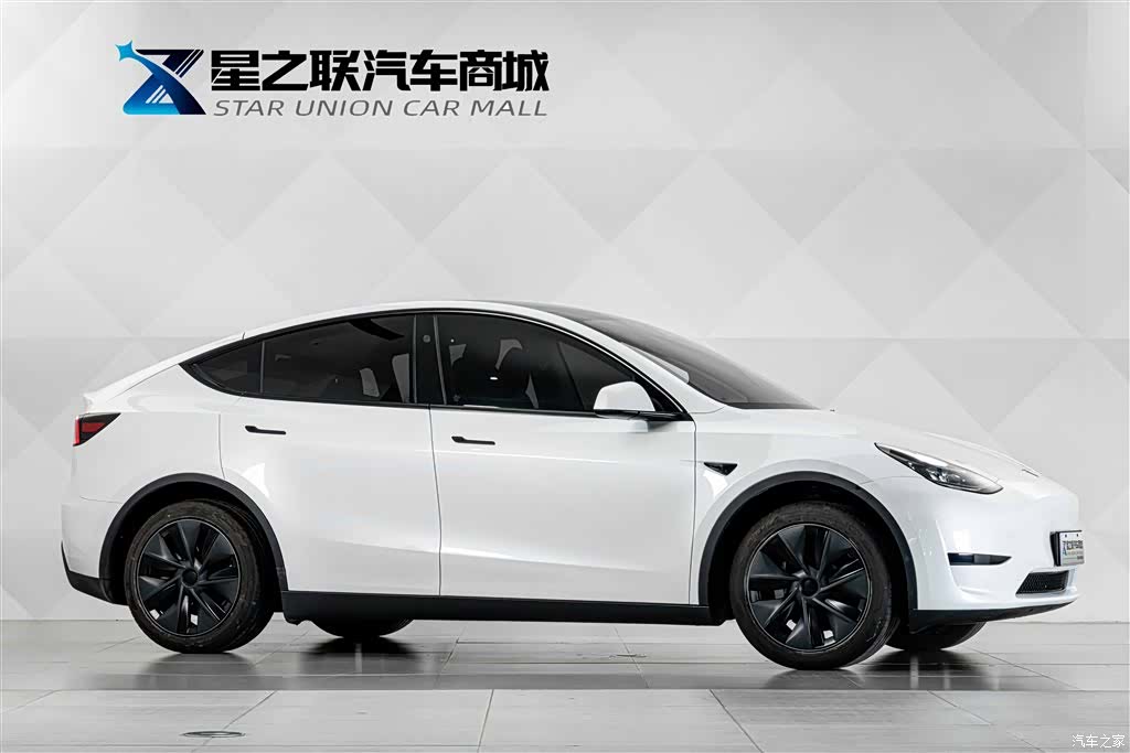 Tesla Model Y, 2024 все фото