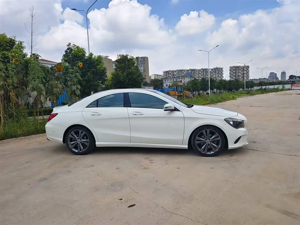 Mercedes-Benz CLA Mercedes-Benz CLA