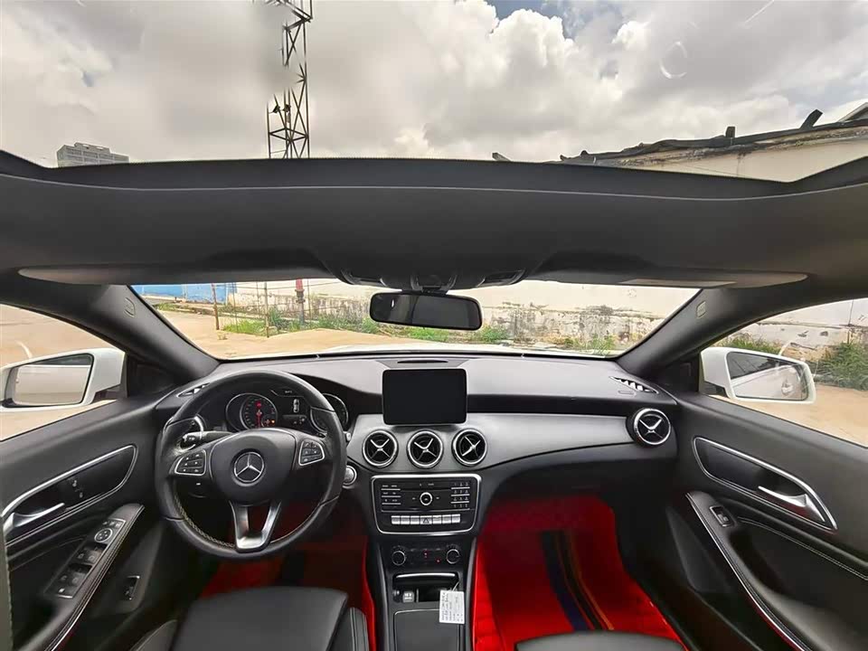 Mercedes-Benz CLA Mercedes-Benz CLA