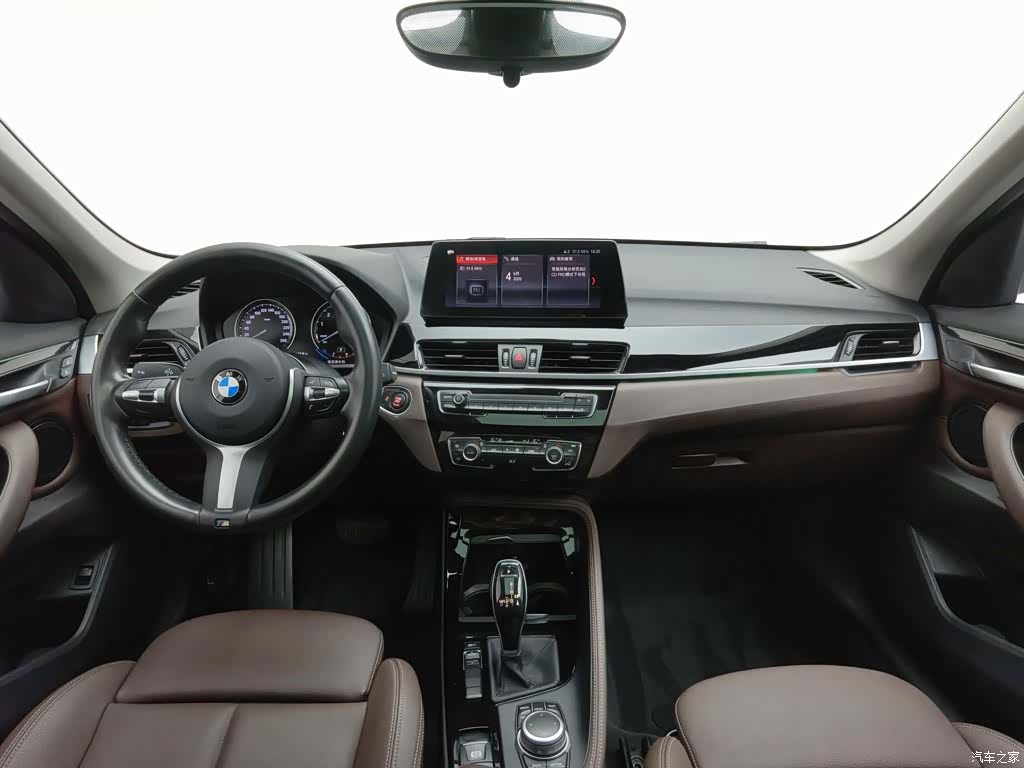 BMW X1, 2020 все фото