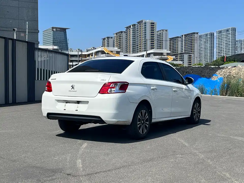 Peugeot 301