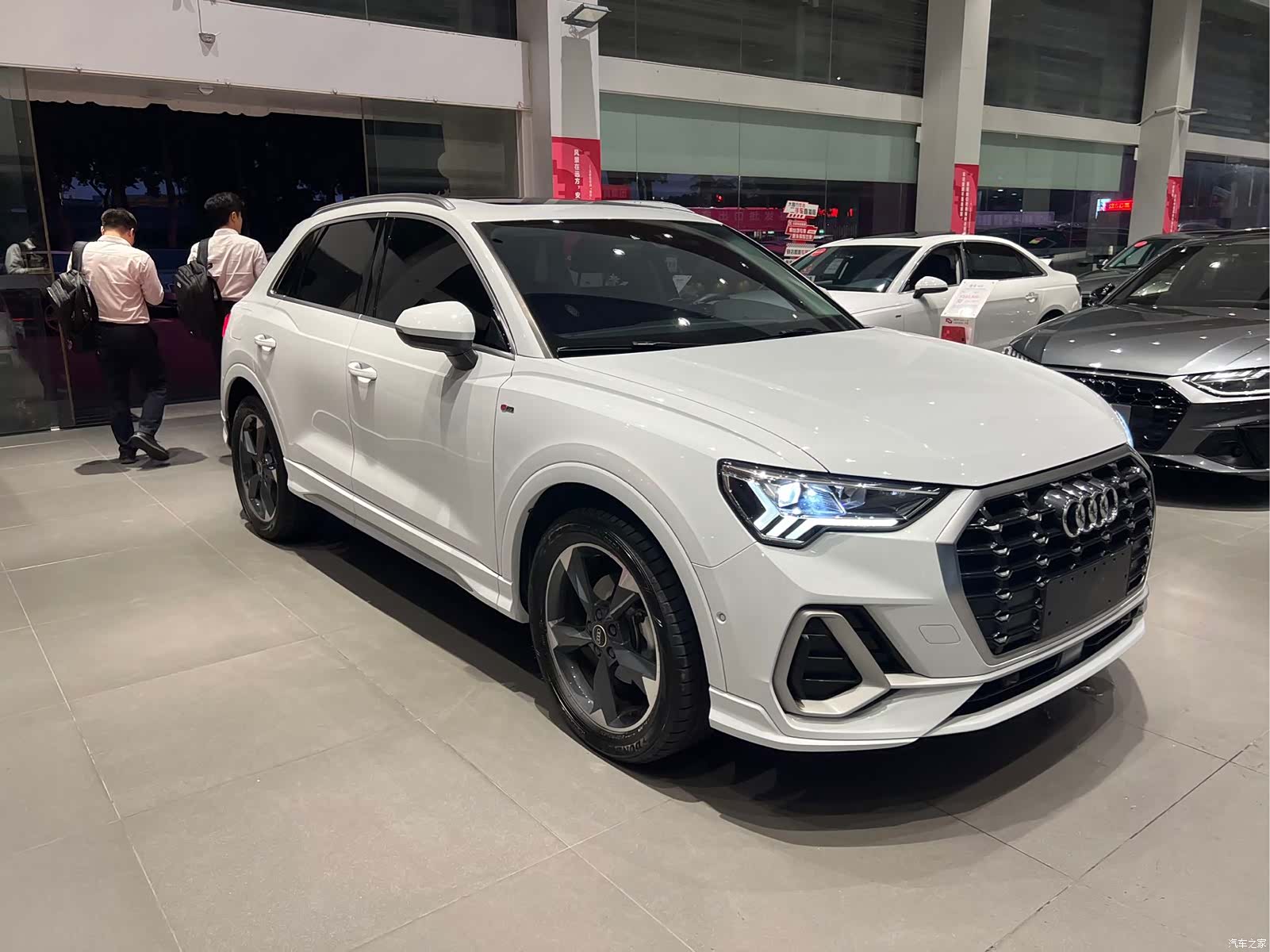 Audi Q3, 2023 3