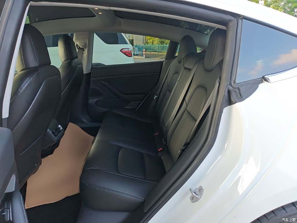 Tesla Model 3, 2020 17