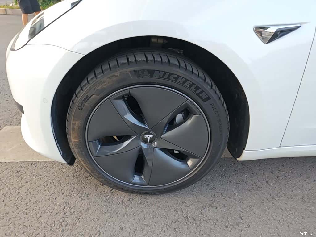 Tesla Model 3, 2020 23