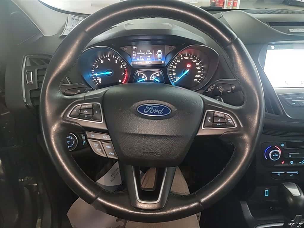 Ford Kuga, 2017 11