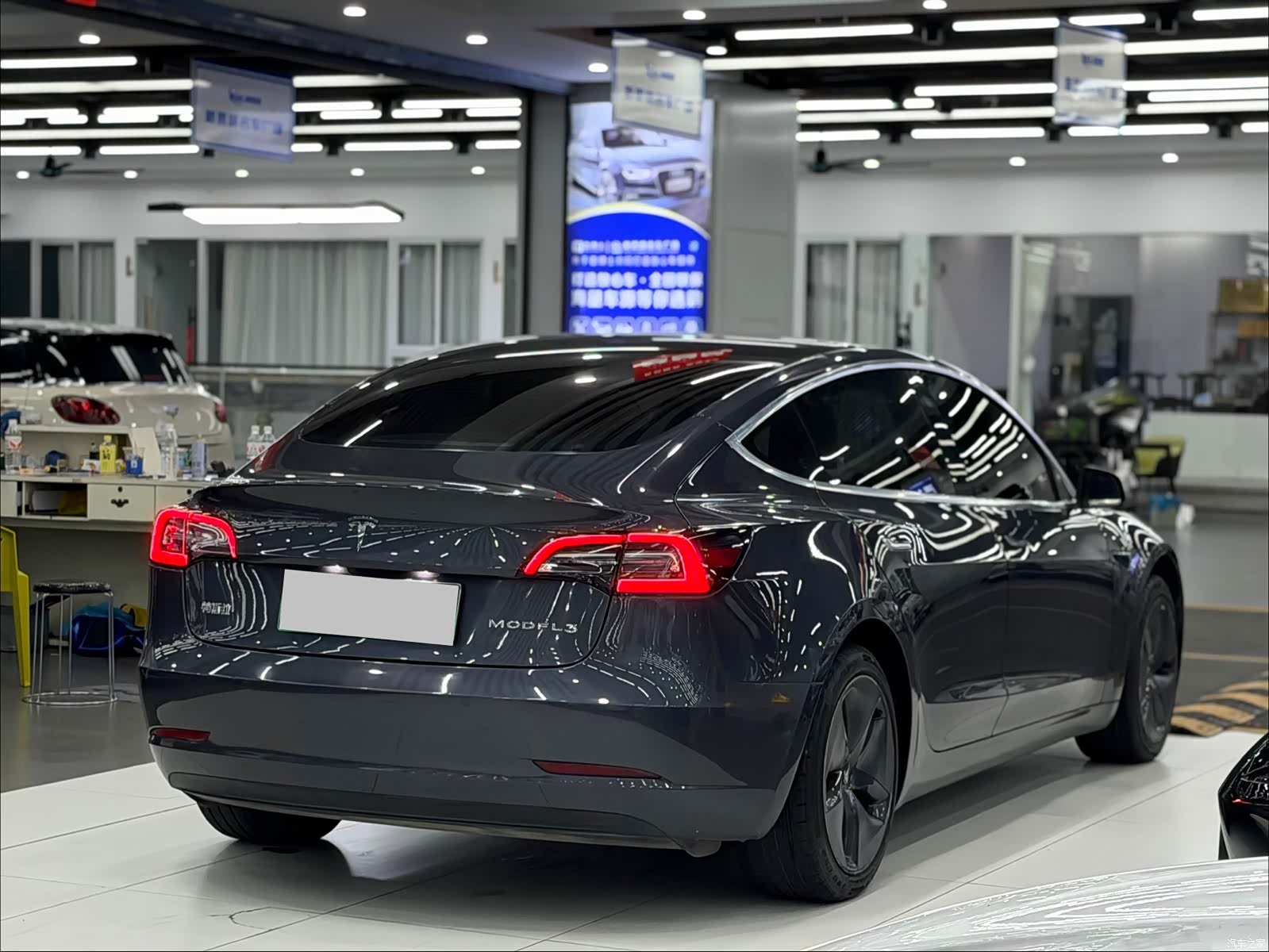 Tesla Model 3, 2020 6