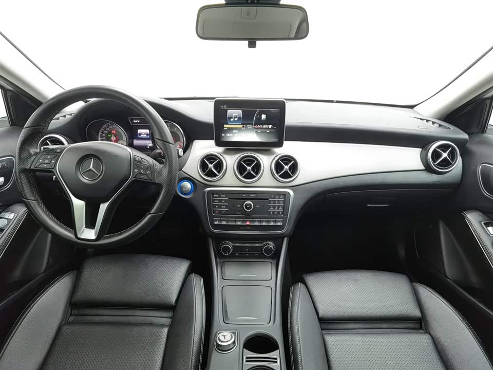 Mercedes-Benz GLA Mercedes-Benz GLA