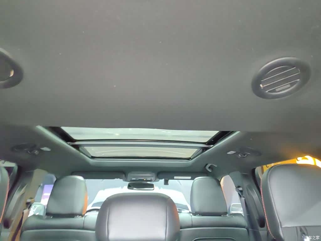 Ford Explorer, 2021 18