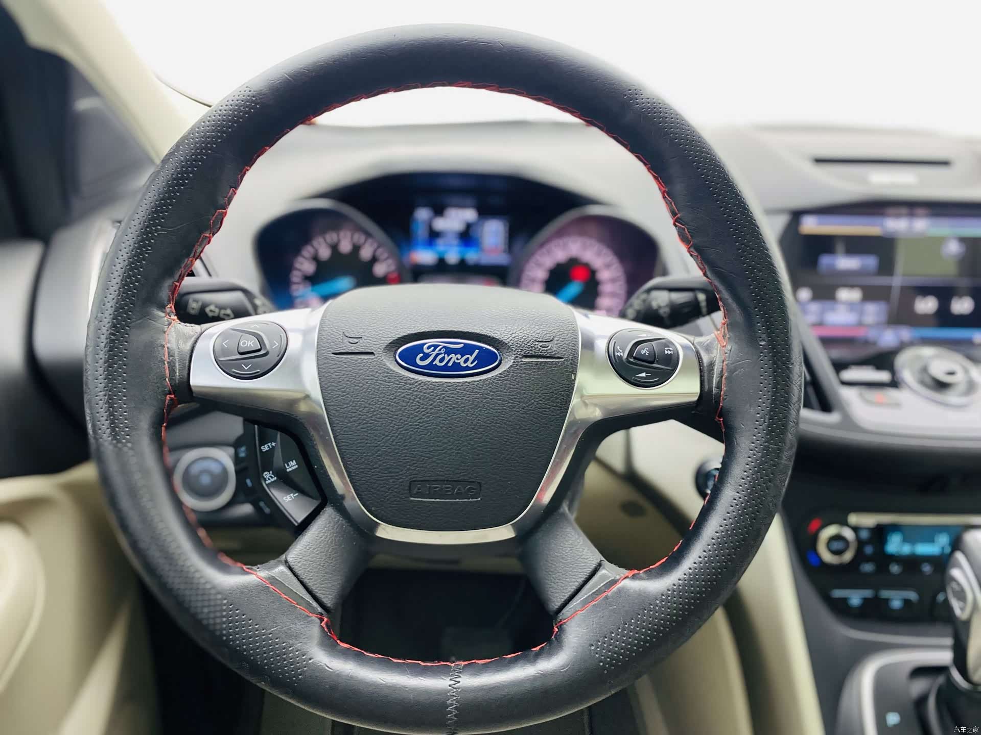 Ford Kuga, 2015 8