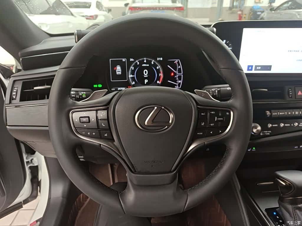 Lexus ES, 2024 11