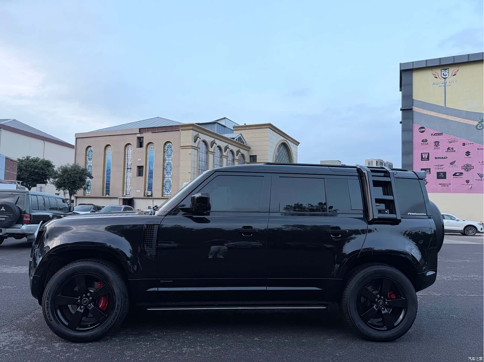 Land Rover Defender, 2021 8