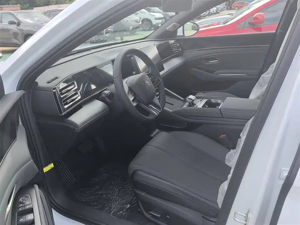 BYD Qin L BYD Qin L