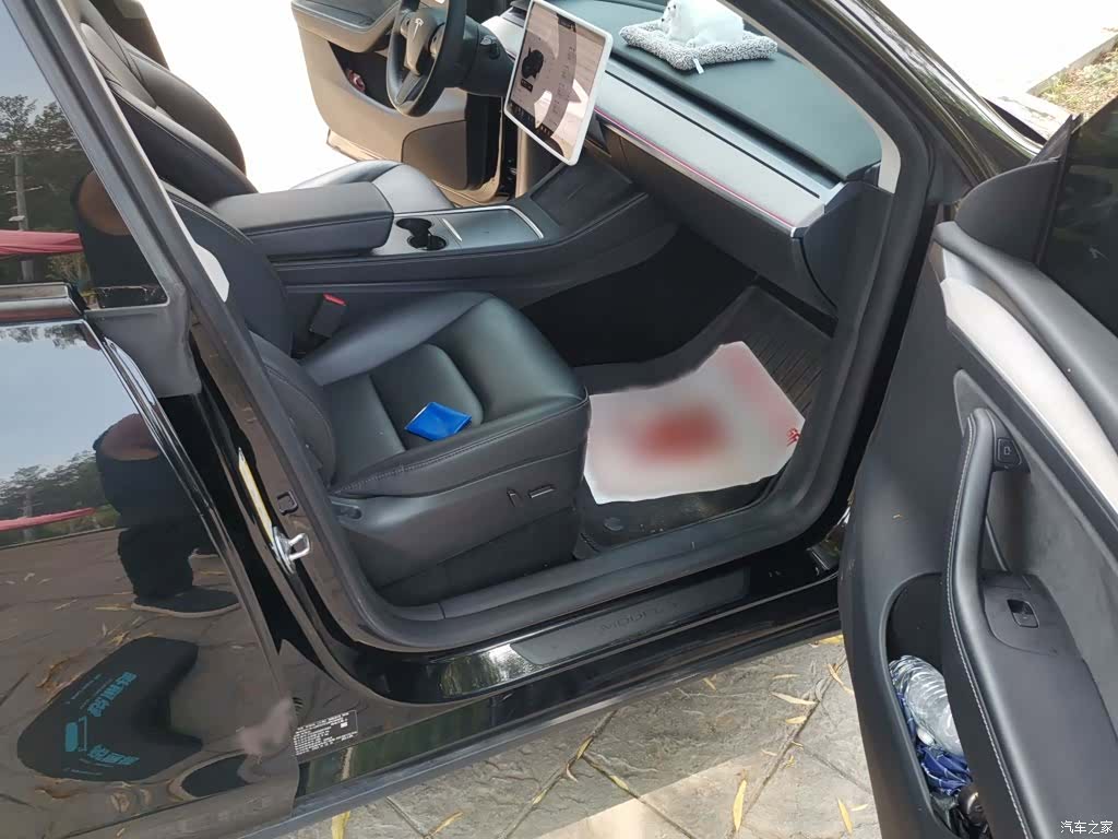 Tesla Model Y, 2023 20