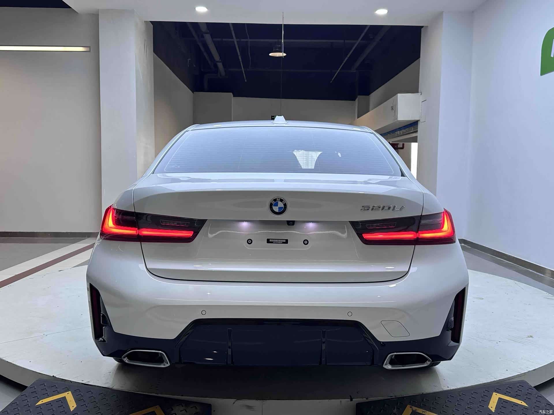 BMW 3 Series, 2023 все фото