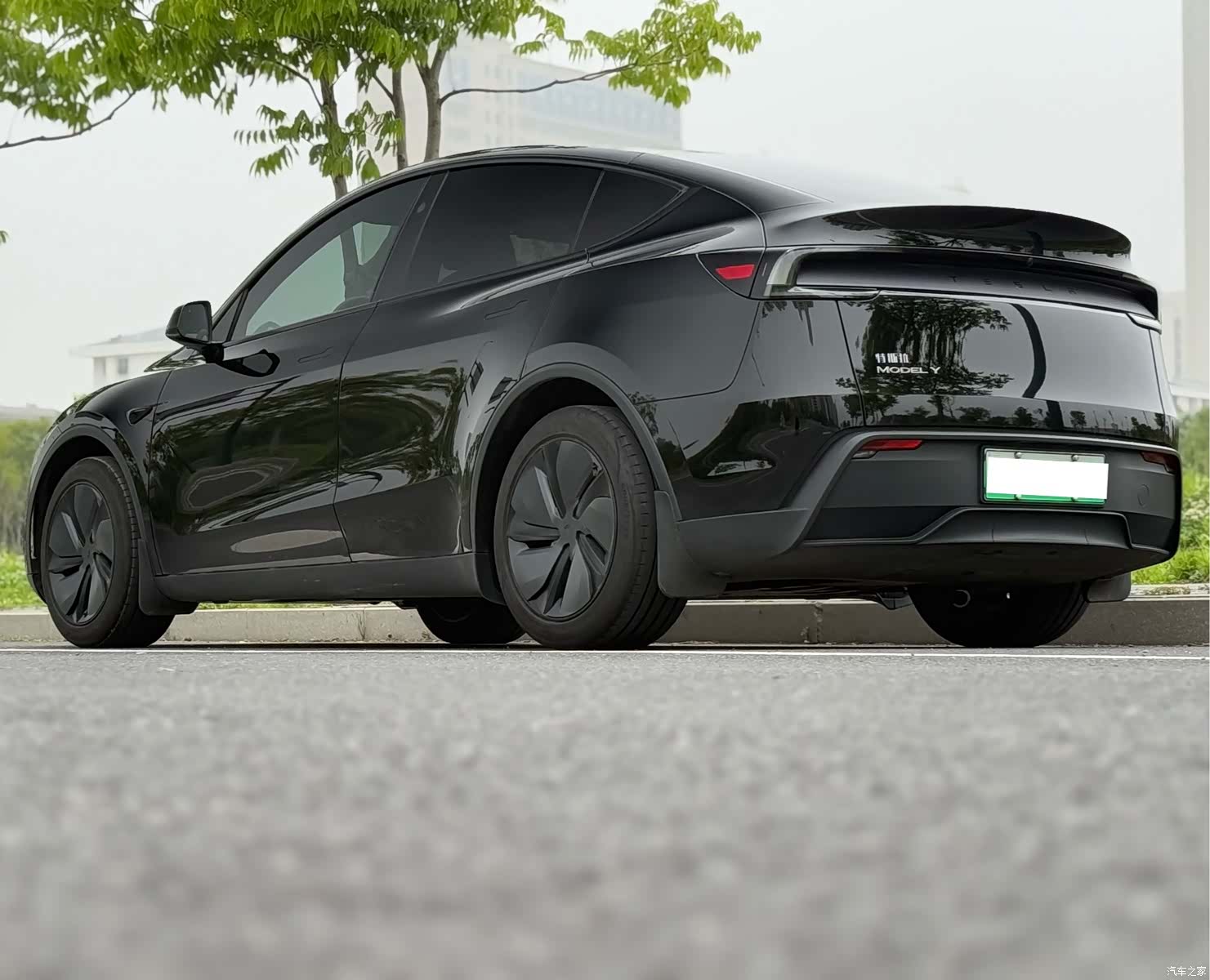Tesla Model Y, 2025 15
