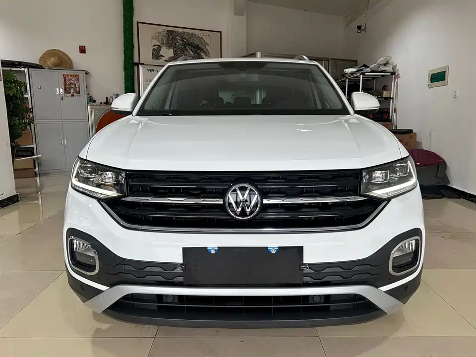 Volkswagen Exploring the shadow