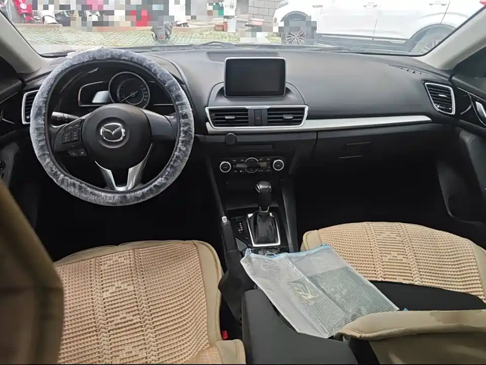 Mazda 3 Angkesaila