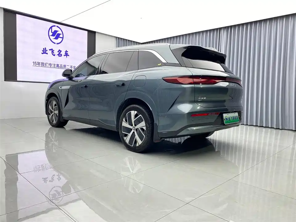 BYD Tang L
