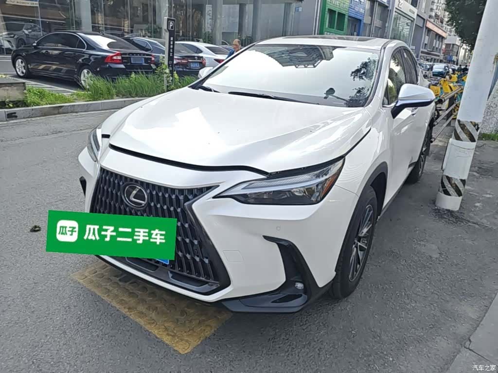 Lexus NX, 2022 1