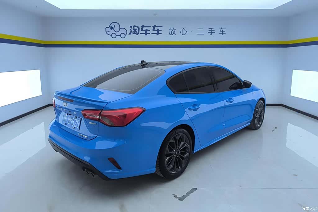 Ford Focus, 2023 3